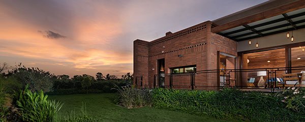 Villa With Garden Exterior | Total Environment New Offer | After The Rain Project